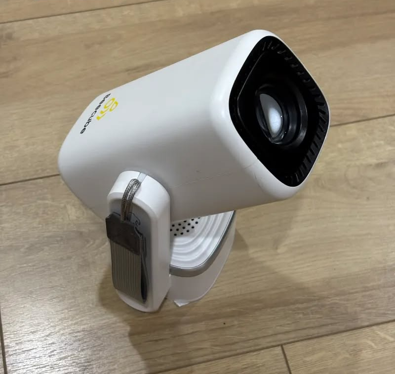 máy chiếu cũ mini beecube